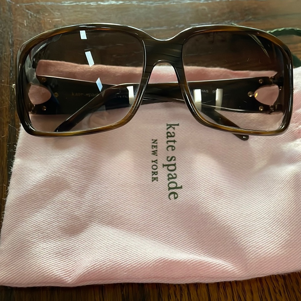 Kate Spade ♠️ Agatha Sunglasses